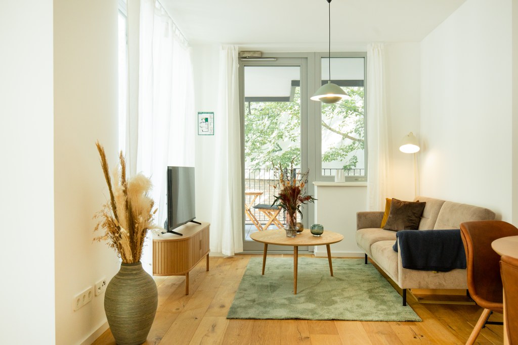 Miete 1 Zimmer Wohnung Berlin | Ganze Wohnung | Berlin | Double occupancy, fully furnished private 3-rooms apartment (bills included, registration, etc) | Hominext