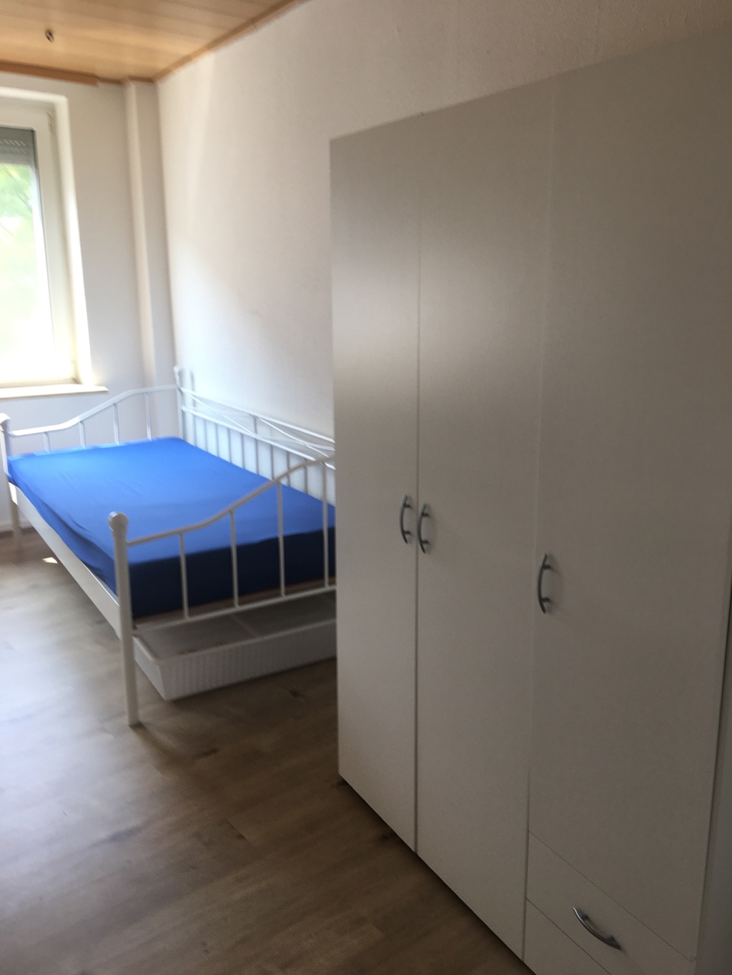 Rent 2 rooms apartment Dessau-Roßlau | Entire place | Dessau-Roßlau | Moderne, möblierte 3 Zimmer-Wohnung, EBK voll ausgestattet, City | Hominext