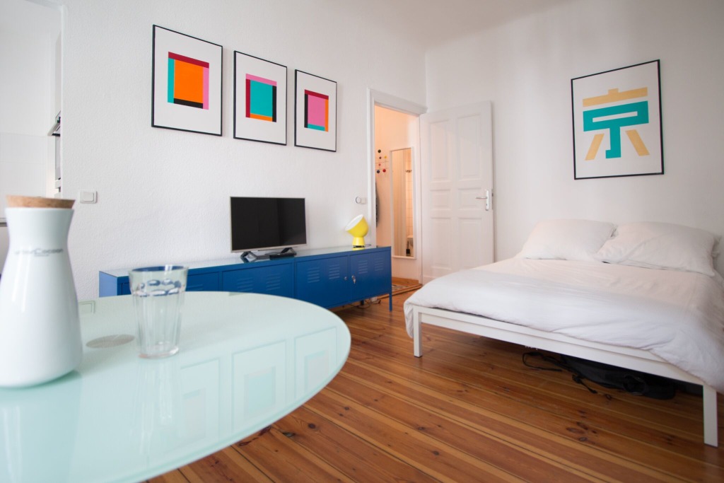 Rent 1 room apartment Berlin | Entire place | Berlin | Gut gelegenes buntes Studio | Hominext