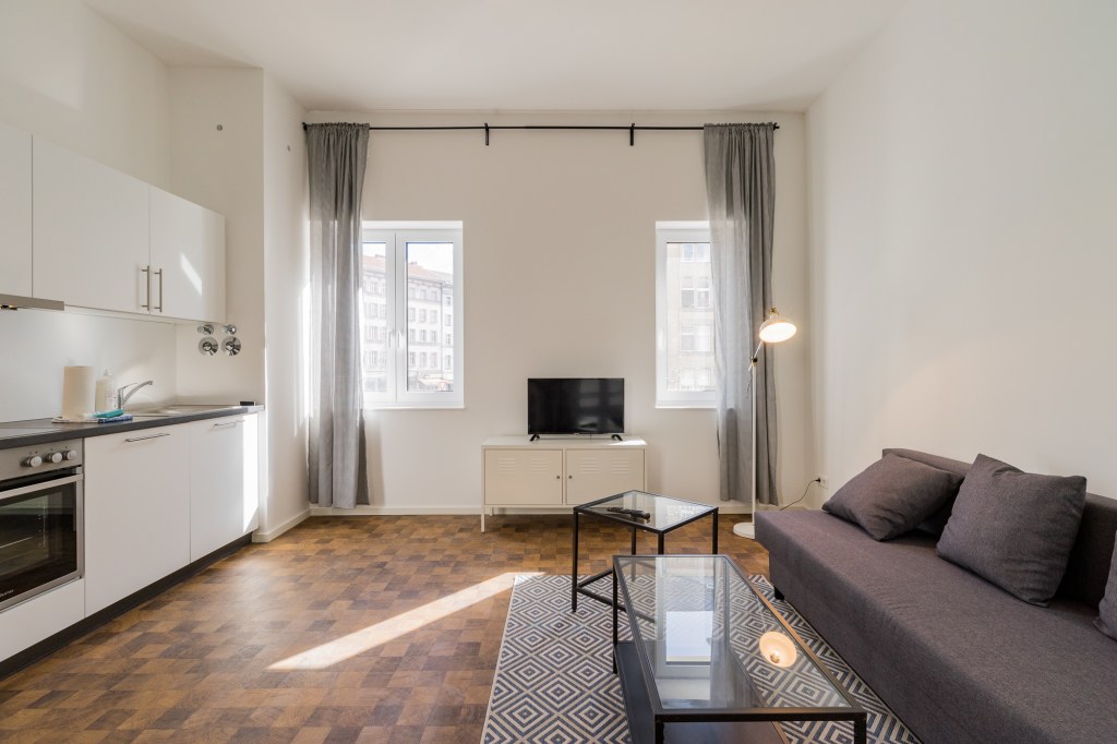 Miete 2 Zimmer Wohnung Berlin | Ganze Wohnung | Berlin | Schöne helle 3-Zimmer Wohnung mit Balkon am Hermannplatz | Hominext