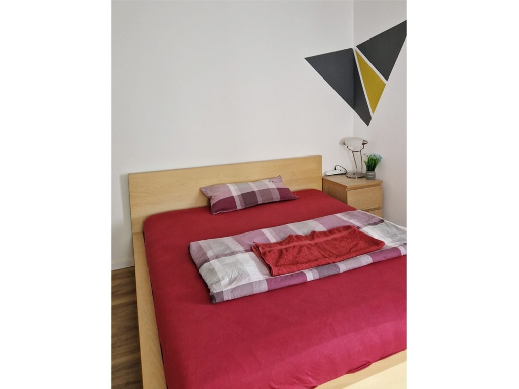 Rent 2 rooms apartment Lonnerstadt | Entire place | Lonnerstadt | Wunderschöne und ruhige 3 Dachgeschosswohnung in Lonnerstadt, Erlangen Höchstadt | Hominext