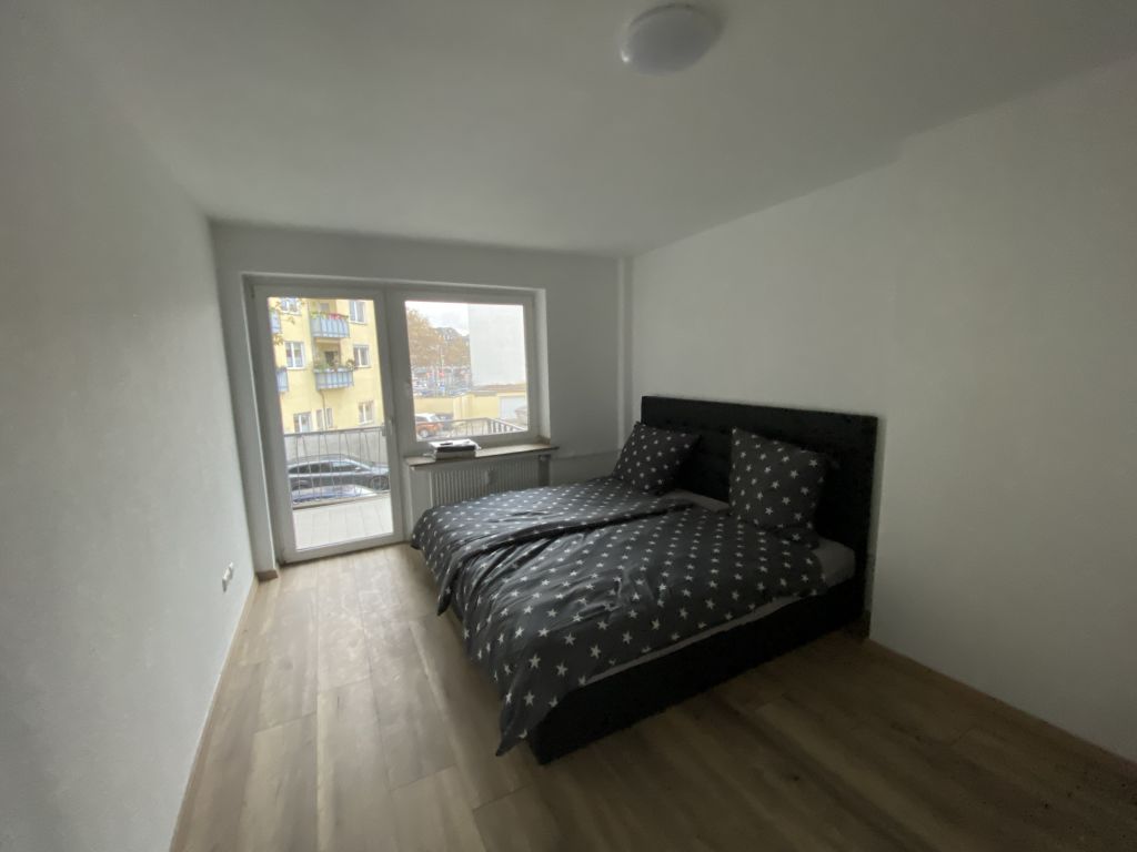 Rent 2 rooms apartment Duisburg | Entire place | Duisburg | Topsanierte Wohnung im Zentrum (Fußgängerzone 2 Min) für bis zu 6 Personen - Erstbezug | Hominext