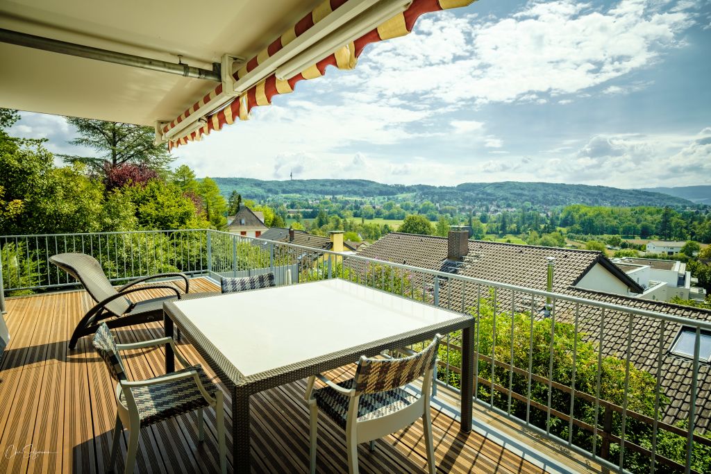 Rent 1 room apartment Weil am Rhein | Entire place | Weil am Rhein | 2 1/2 Einliegerwohnung, am Tüllinger Weinberg mit grandioser Sicht - möbliert - nahe CH Grenze | Hominext