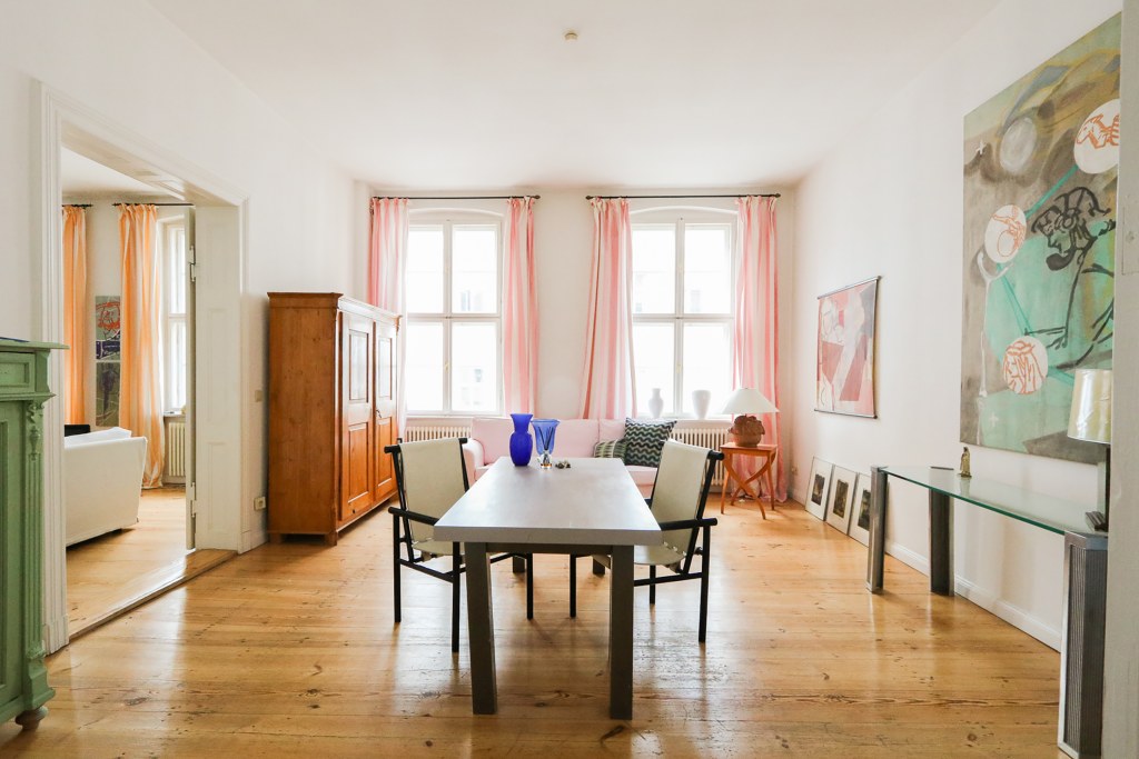 Rent 1 room apartment Berlin | Entire place | Berlin | 116 | Elegant 3 room apartment in Mitte, near Auguststr./ Oranienburger Str. | Hominext