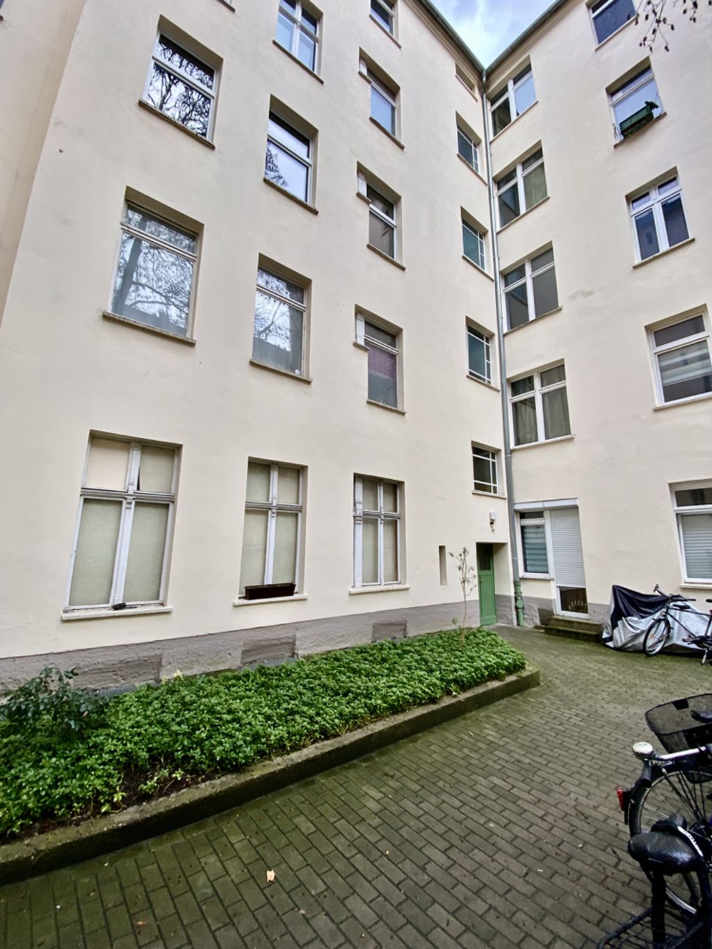 Rent 1 room apartment Berlin | Entire place | Berlin | Gemütliches Apartment mit viel Platz und einer perfekten Aufteilung. | Hominext