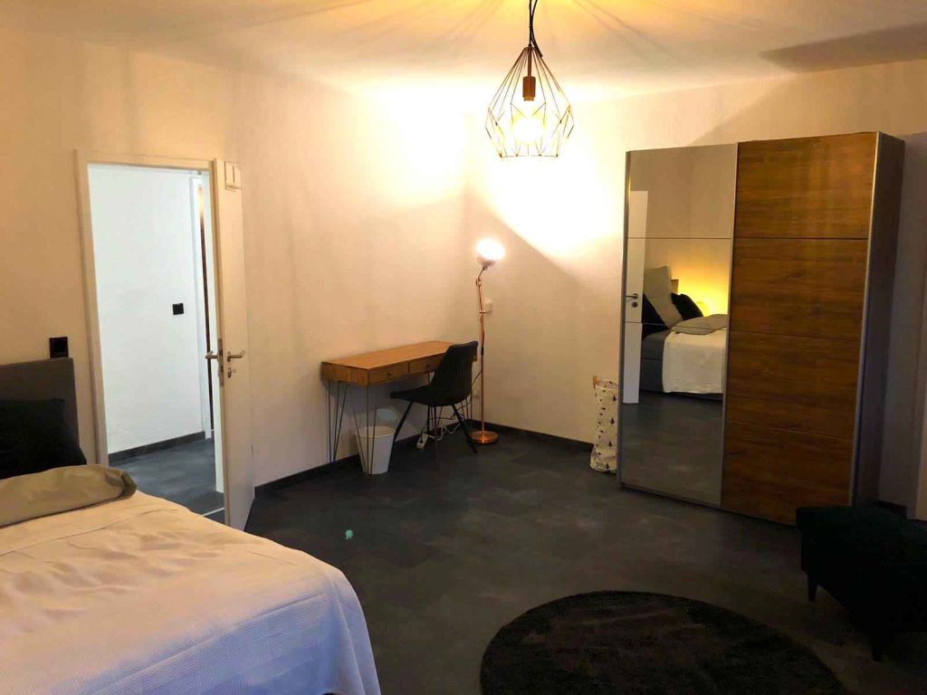 Rent 4 rooms apartment Köln | Studio | Köln | Privatzimmer in Altstadt-Köln, Köln | Hominext