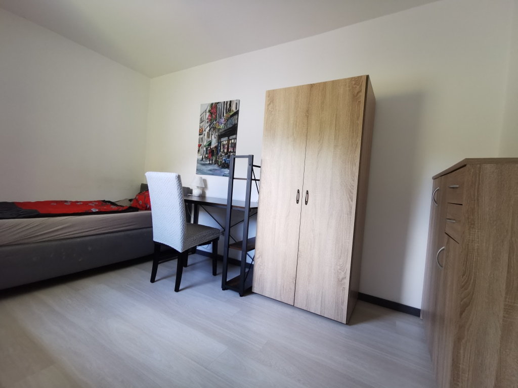 Miete 2 Zimmer Wohnung Köln | Ganze Wohnung | Köln | 3-Zimmer Wohnung in der Nähe vom Flughafen | Hominext