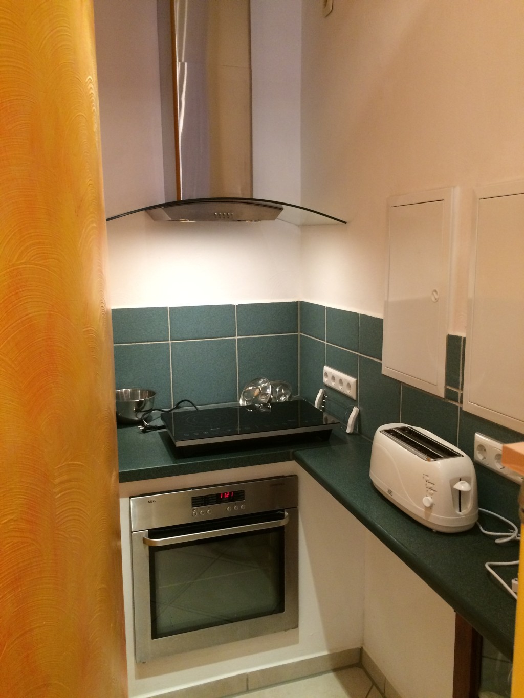 Rent 1 room apartment Hürth | Entire place | Hürth | Außergewöhnliches Apartment in Hürth | Hominext