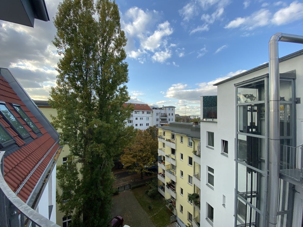 Rent 1 room apartment Berlin | Entire place | Berlin | Helles Penthouse Studio Balkon Mitte | Hominext