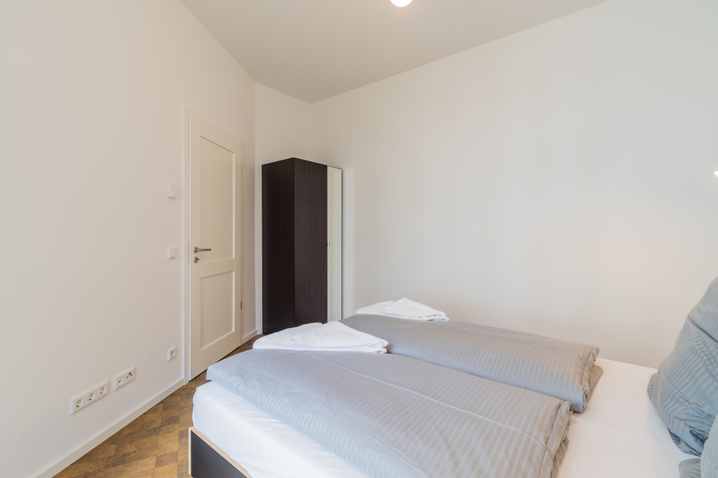 Rent 1 room apartment Berlin | Entire place | Berlin | Großzügiges Studio im sanierten Apartmenthaus am Hermannplatz | Hominext