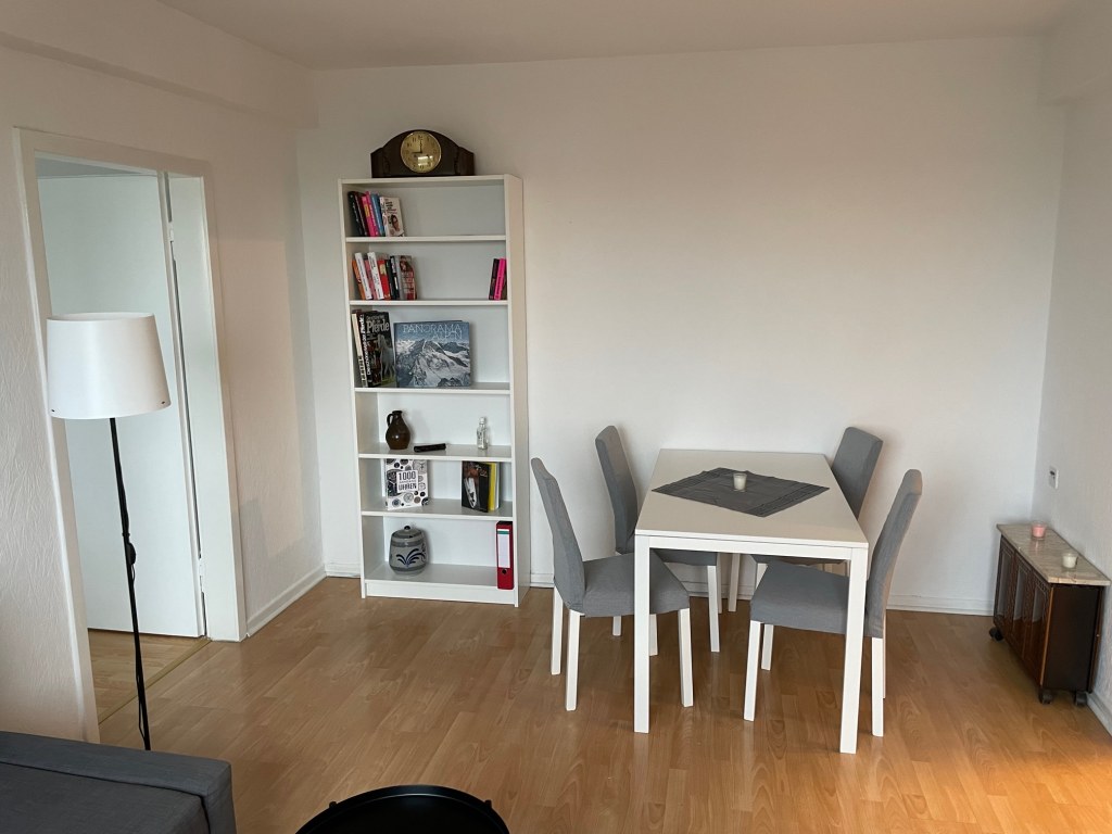 Miete 1 Zimmer Wohnung Köln | Ganze Wohnung | Köln | Schöne, helle Wohnung in der Südstadt mit Balkon (Garage im Haus separat anmietbar) | Hominext