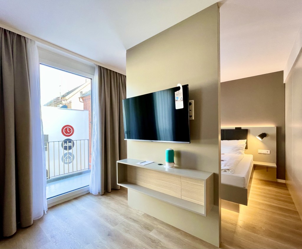 Rent 1 room apartment Erlangen | Entire place | Erlangen | Apartment premium balcony | Hominext