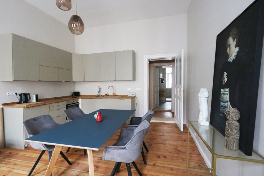 Rent 2 rooms apartment Berlin | Entire place | Berlin | Schöne Altbauwohnung im Kiez | Hominext