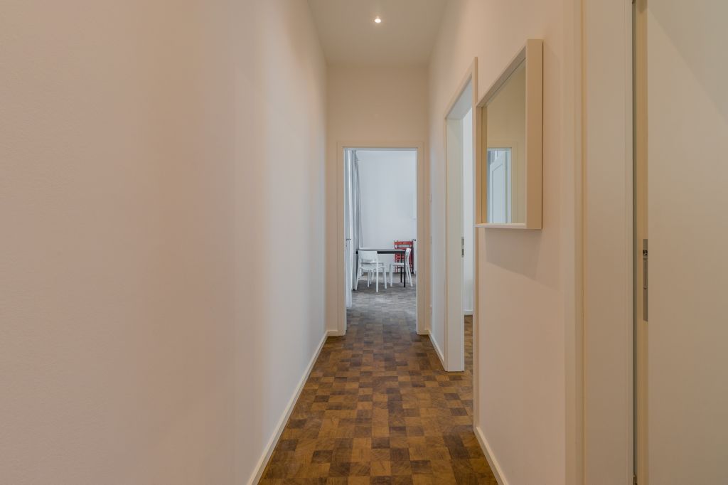 Rent 2 rooms apartment Berlin | Entire place | Berlin | Schöne helle 3-Zimmer Wohnung mit Balkon am Hermannplatz | Hominext