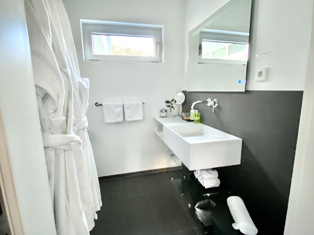 Rent 1 room apartment Baden-Baden | Entire place | Baden-Baden | Modernes Studio auf der Sonnenterrasse von Baden-Baden | Hominext