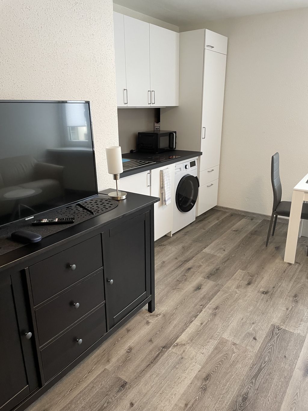 Miete 1 Zimmer Wohnung Köln | Ganze Wohnung | Köln | Ruhiges helles Apartment Nähe Deutzer Freiheit | Hominext