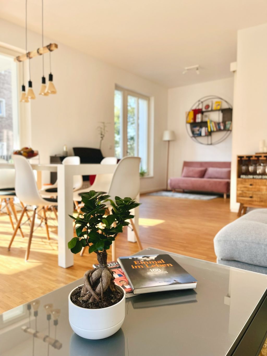 Rent 2 rooms apartment Berlin | Entire place | Berlin | The Berlin Retreat - Stilvolles Apartment mit Wasserblick - 109qm - 2 Schlafzimmer 2 Bäder - 20min zum Flughafen | Hominext