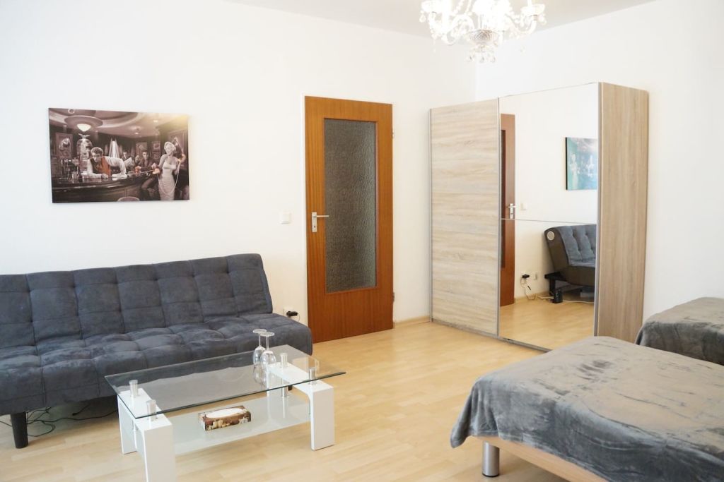 Miete 1 Zimmer Wohnung Düsseldorf | Ganze Wohnung | Düsseldorf | Wunderschönes und großartiges Loft in lebendiger Straße, Düsseldorf | Hominext