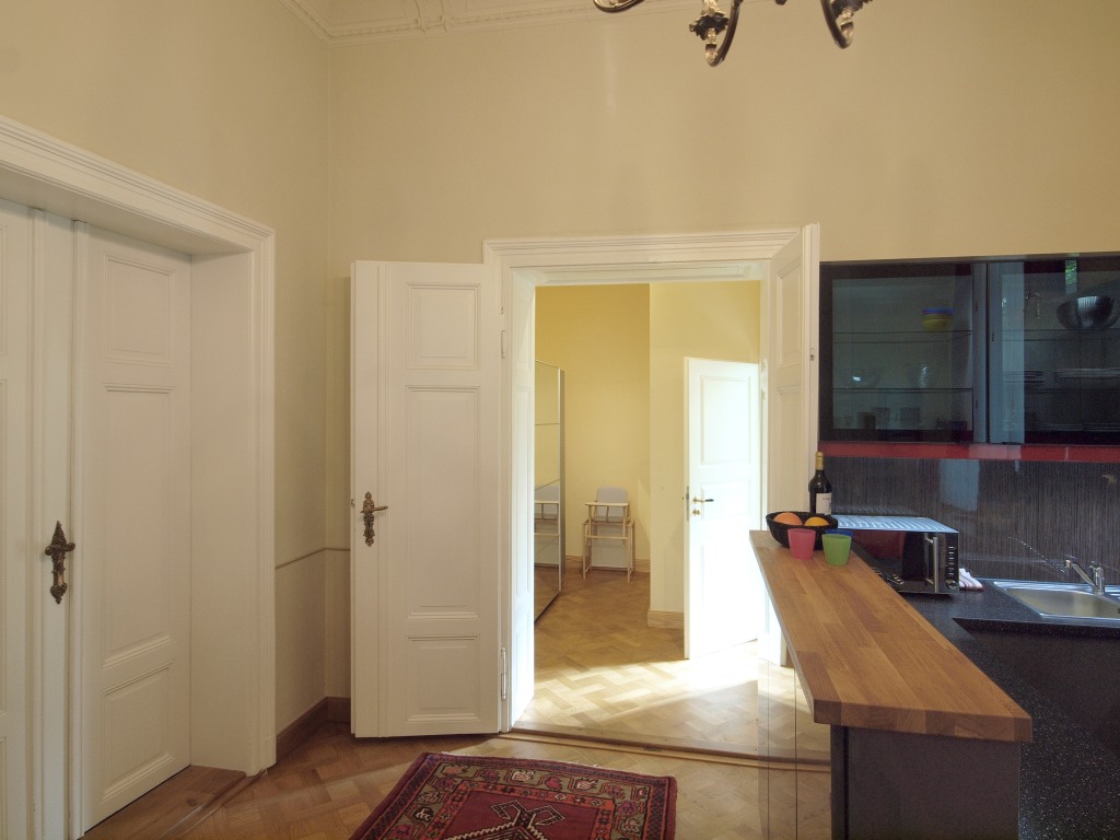 Rent 1 room apartment Dresden | Entire place | Dresden | Wohnen in einer historischen Villa | Hominext