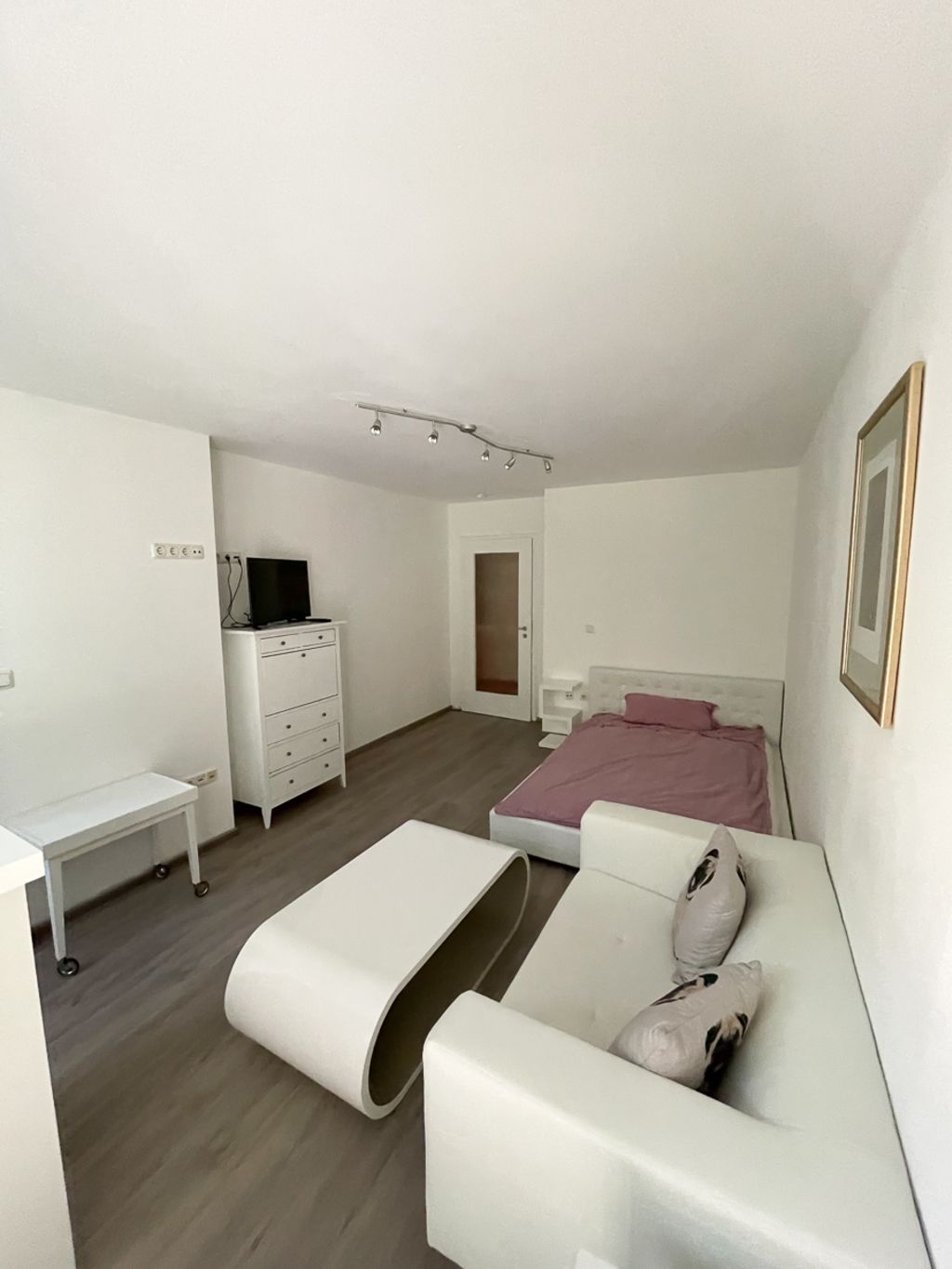 Rent 1 room apartment München | Entire place | München | Helle 1.5 Zimmer-Wohnung in München | Hominext