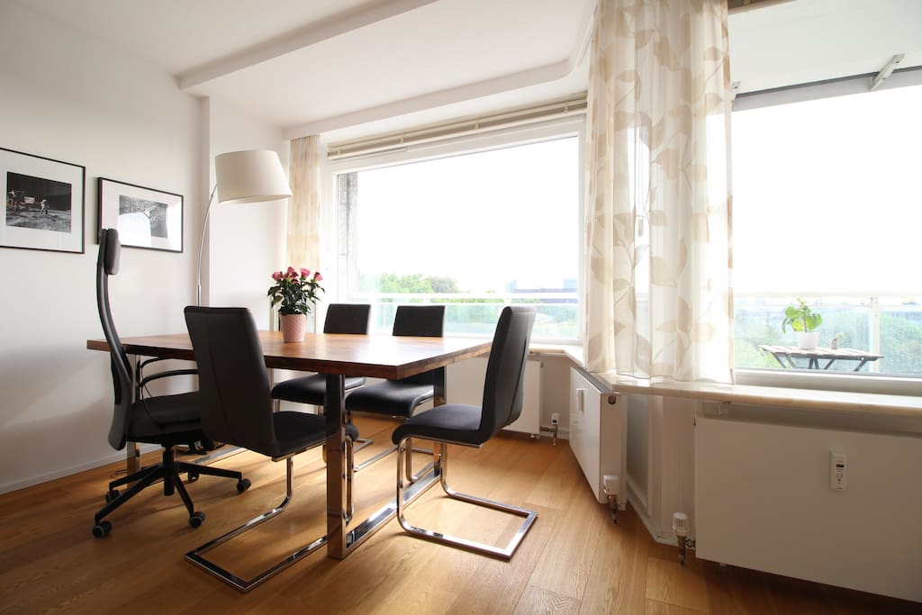 Rent 1 room apartment Hamburg | Entire place | Hamburg | Super Aussicht - direkt beim Fischmarkt und mit Balkon | Hominext