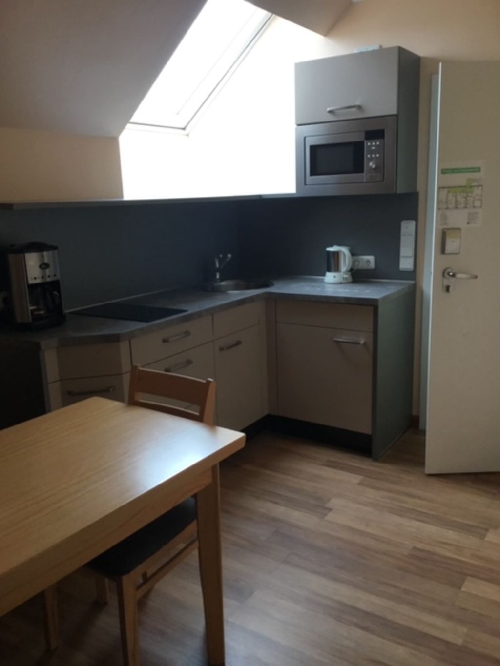 Rent 2 rooms apartment Erlangen | Entire place | Erlangen | Familien Apartment für 2 - 4 Personen next to Siemens Headquarter & Siemens Training Center mit monatlicher Reinigung | Hominext