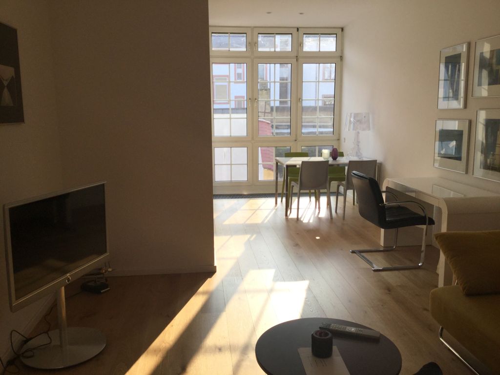 Rent 2 rooms apartment Frankfurt am Main | Entire place | Frankfurt am Main | Große Design Altbauwohnung top saniert | Hominext