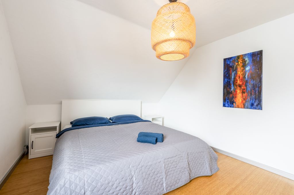 Rent 2 rooms apartment Böblingen | Entire place | Böblingen | Exclusive 3,5-Zimmer Maisonettewohnung I Familie I TOP-Location I Homeoffice | Hominext