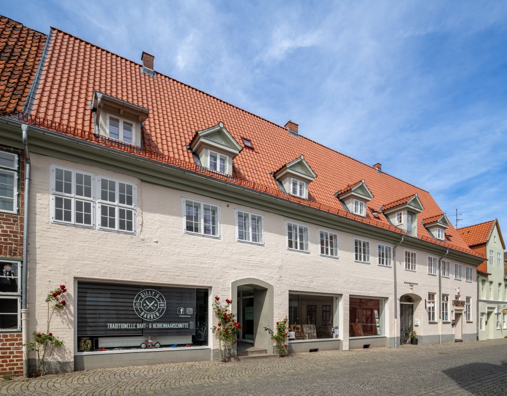 Rent 1 room apartment Lüneburg | Entire place | Lüneburg | Schöne sanierte Wohnung in einem denkmalgeschützten Gebäude aus 1389  in der Altstadt | Hominext