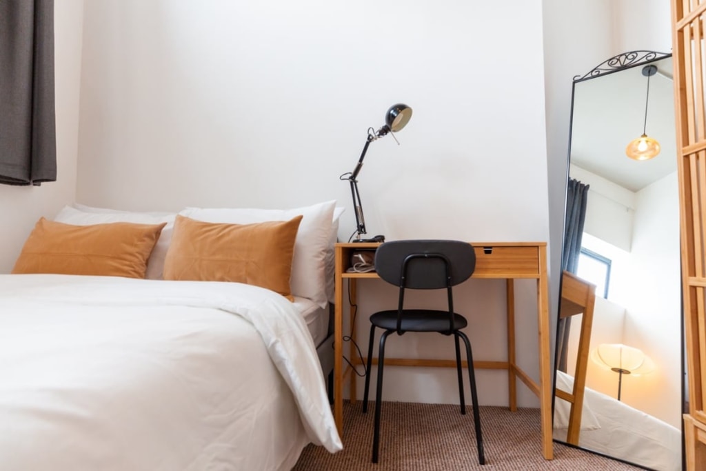 flat b, 708 High Road, London N12 9QL, UK