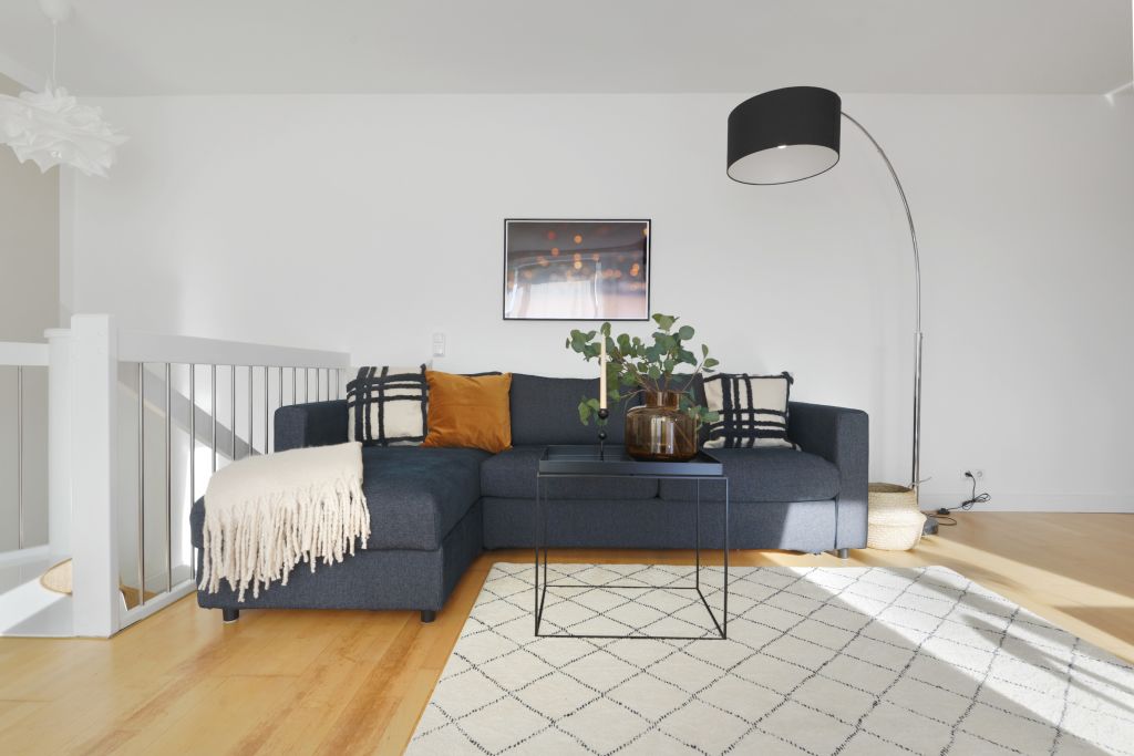 Rent 2 rooms apartment Berlin | Entire place | Berlin | Bestlage im schönen Winskiez: Helle Dachgeschoss-Maisonnette Wohnung mit viel Platz und Licht | Hominext