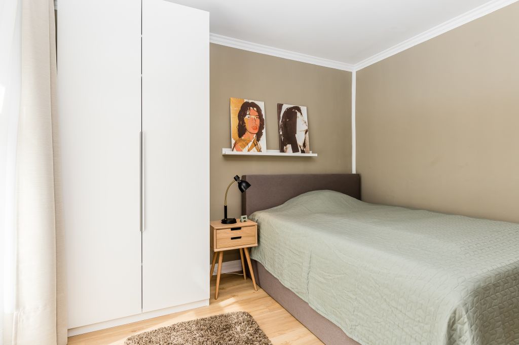 Miete 1 Zimmer Wohnung Berlin | Ganze Wohnung | Berlin | Design Apartment in TOP Lage, 55 qm Küche, Balkon, Holz-Dielen + hohe Stuck-Decken, 100 mbit DSL Internet,Smart TV,  Schlafzimmer zum Garten gelegen | Hominext