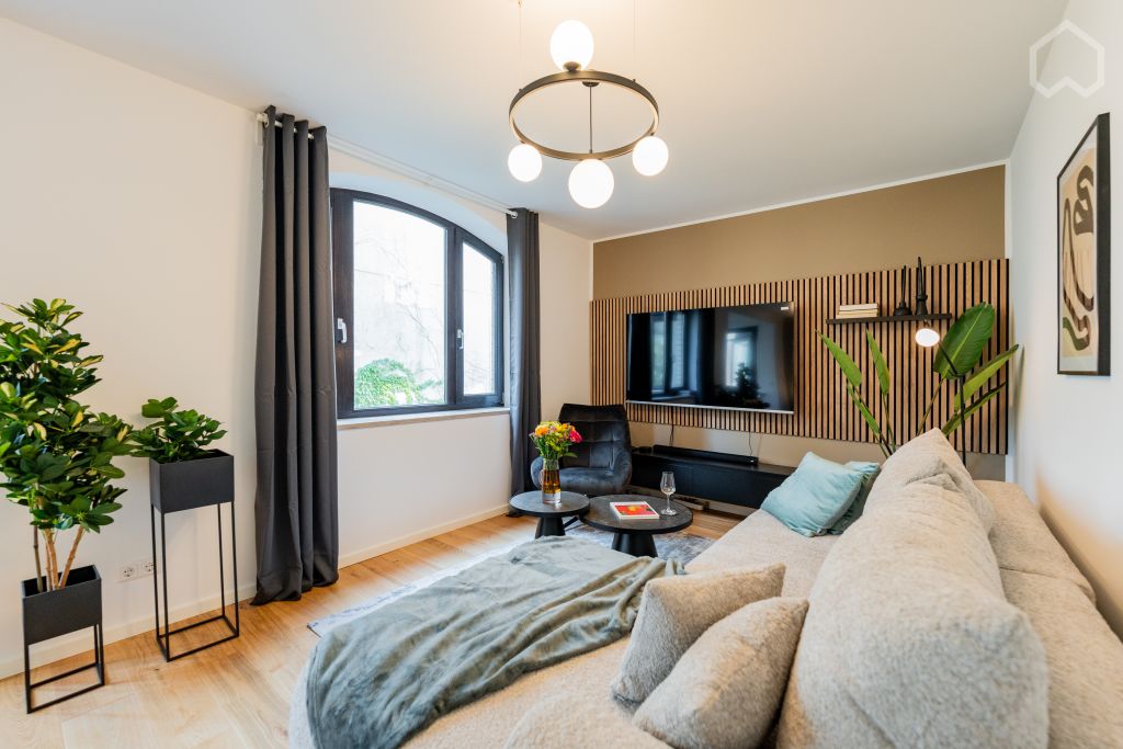 Rent 1 room apartment Berlin | Entire place | Berlin | Kürzlich renovierte möblierte 2-Zimmer-Wohnung in Charlottenburg mit Schreibtisch | Hominext