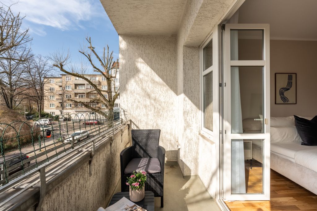 Miete 2 Zimmer Wohnung Berlin | Ganze Wohnung | Berlin | Renoviertes, zeitgenössisches 3-Zimmer-Apartment mit Balkon in Neukölln | Hominext