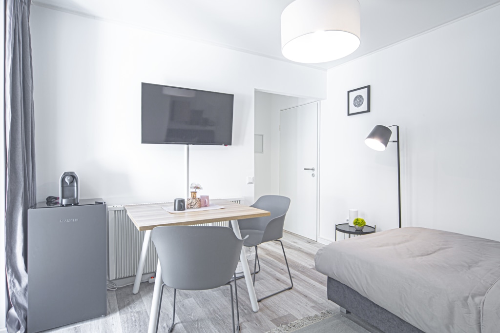 Rent 1 room apartment Düsseldorf | Entire place | Düsseldorf | *****DESIGNER-STADTAPARTMENT ZUM INNENHOF GERICHTET***** | Hominext