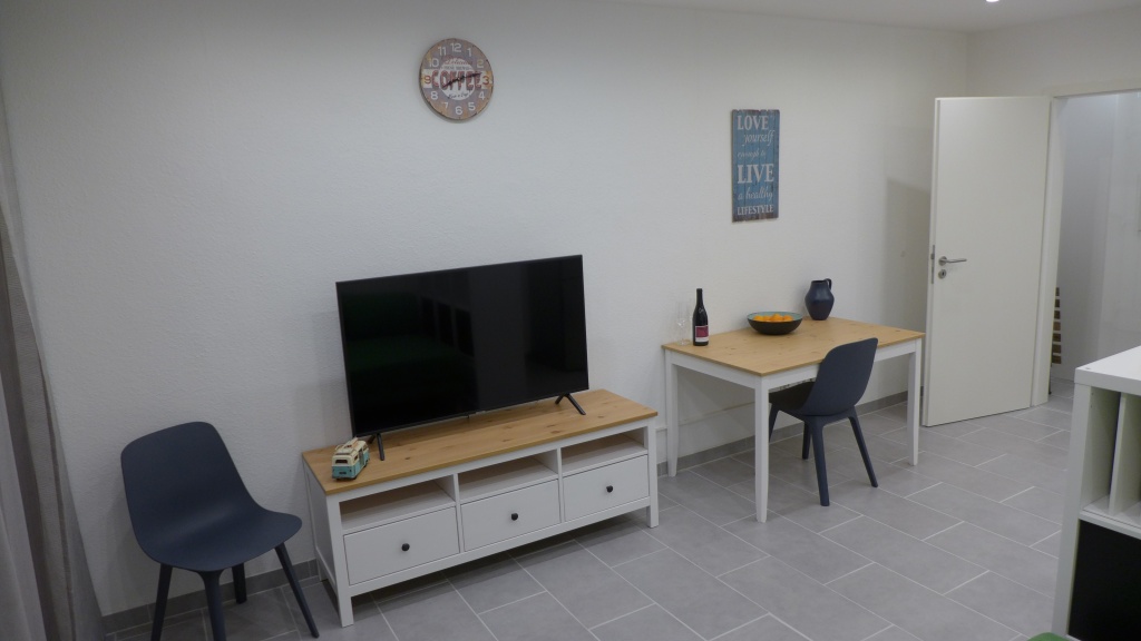 Rent 1 room apartment Heidelberg | Entire place | Heidelberg | Liebevolles Apartment, verkehrsgünstige Lage, 500 m S-Bahn, Süd Balkon, Parkplatz, löffelfertig | Hominext