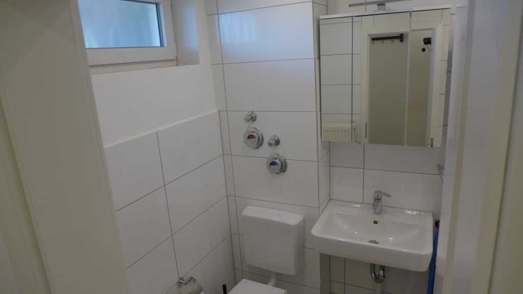 Miete 1 Zimmer Wohnung Heidelberg | Ganze Wohnung | Heidelberg | Liebevolles Apartment, verkehrsgünstige Lage, 500 m S-Bahn, Süd Balkon, Parkplatz, löffelfertig | Hominext