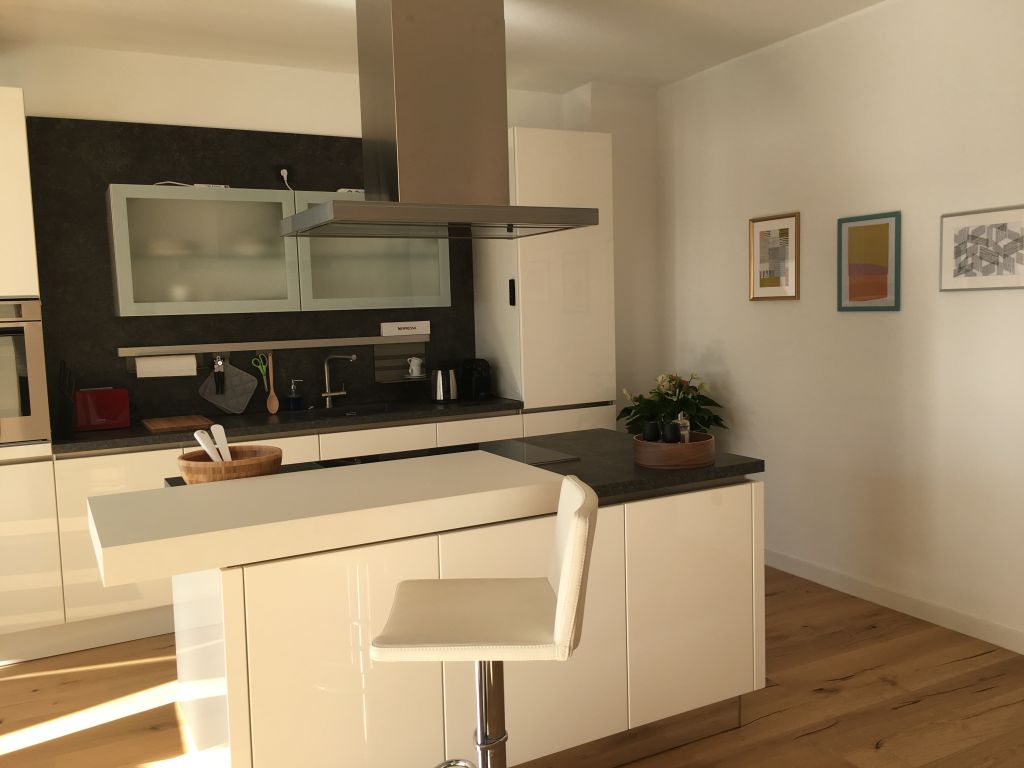 Rent 1 room apartment Düsseldorf | Entire place | Düsseldorf | Top zentral in Düsseldorf, Kernsaniert, Top ausgestattet mit großem Südbalkon | Hominext