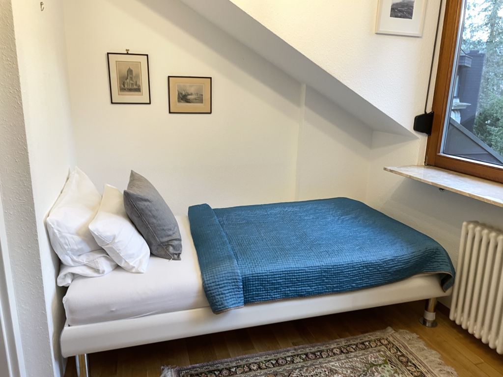 Miete 2 Zimmer Wohnung Baden-Baden | Ganze Wohnung | Baden-Baden | Klassische 3 Zi Wohnung mit Dachterrasse in Bestlage | Hominext