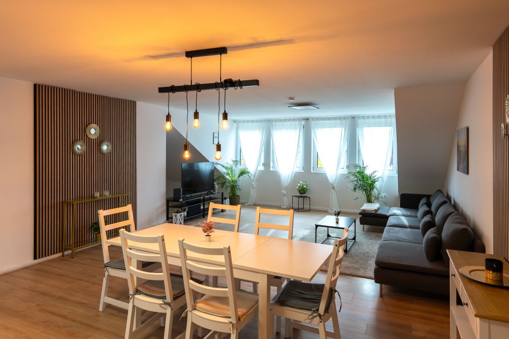 Rent 1 room apartment Plankstadt | Entire place | Plankstadt | Apartment im Dachgeschoss | Hominext