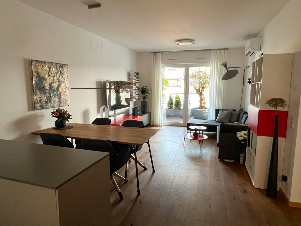 Rent 2 rooms apartment Köln | Entire place | Köln | Apartment mitten in der City - zentral und dennoch ruhig | Hominext