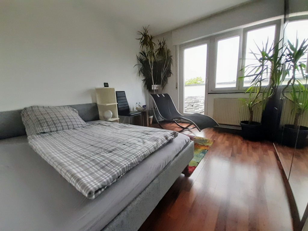 Rent 1 room apartment Stuttgart | Entire place | Stuttgart | Wohnen mit Penthousefeeling und Weitsicht! | Hominext