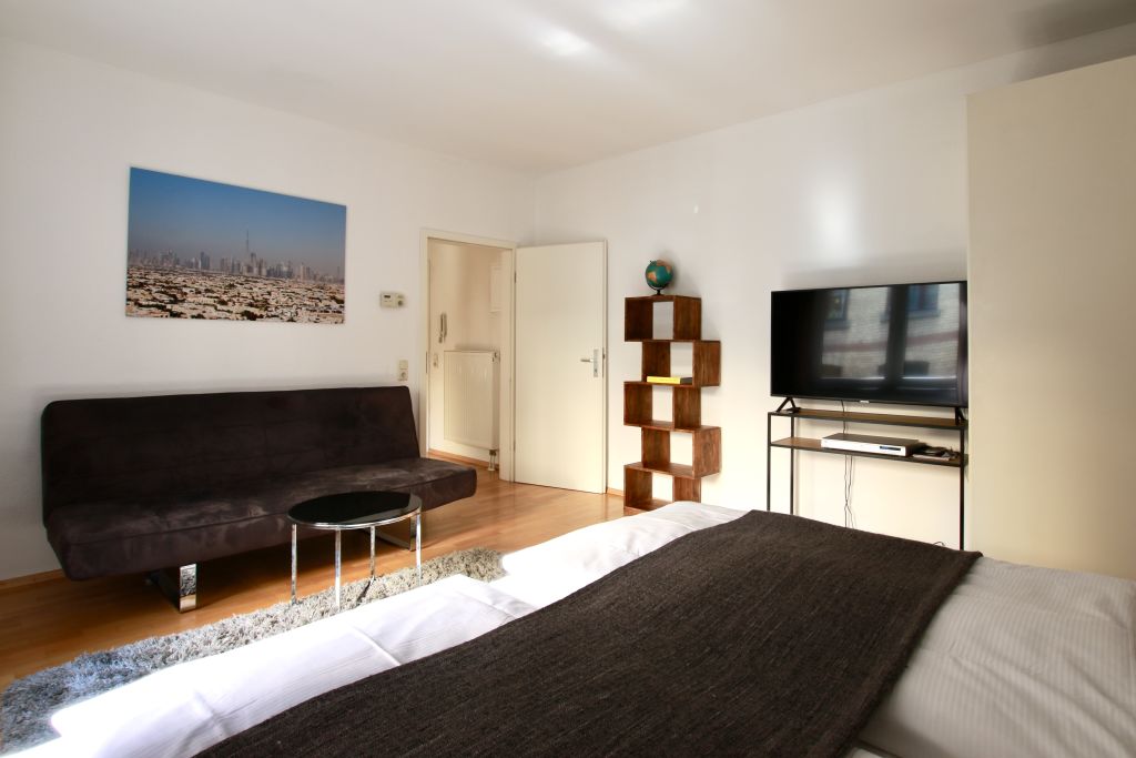 Rent 1 room apartment Köln | Entire place | Köln | Gemütliches Apartment mit Balkon im Herzen Kölns | Hominext