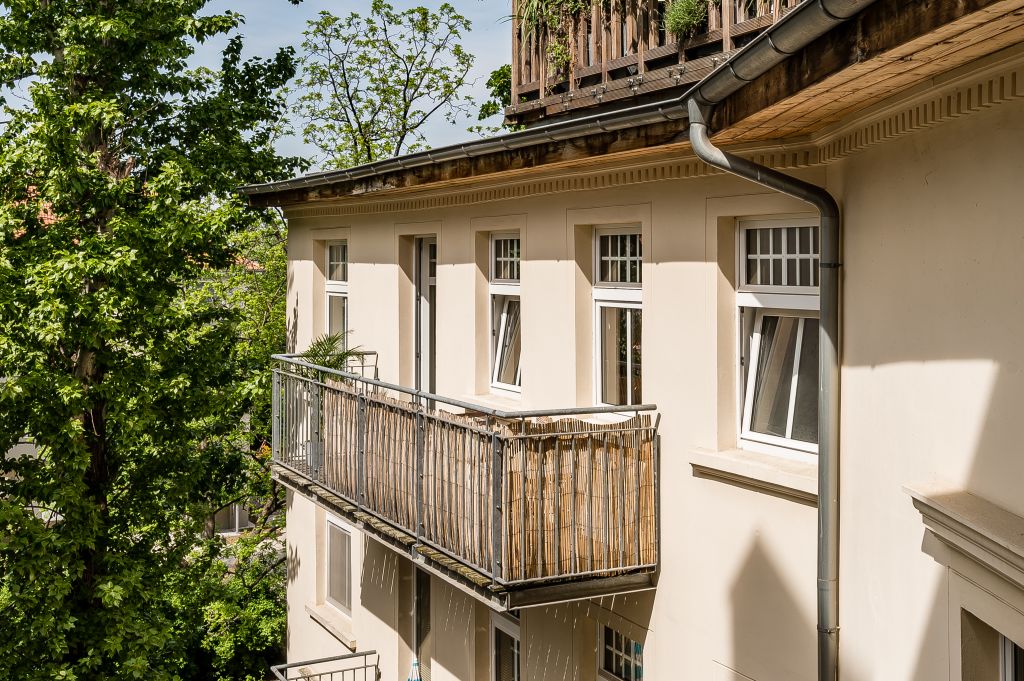 Miete 1 Zimmer Wohnung Berlin | Ganze Wohnung | Berlin | Design Apartment in TOP Lage, 55 qm Küche, Balkon, Holz-Dielen + hohe Stuck-Decken, 100 mbit DSL Internet,Smart TV,  Schlafzimmer zum Garten gelegen | Hominext