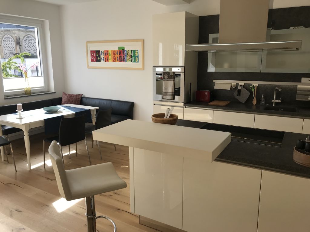 Rent 1 room apartment Düsseldorf | Entire place | Düsseldorf | Top zentral in Düsseldorf, Kernsaniert, Top ausgestattet mit großem Südbalkon | Hominext