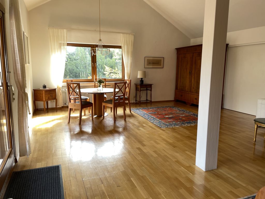 Miete 2 Zimmer Wohnung Baden-Baden | Ganze Wohnung | Baden-Baden | Klassische 3 Zi Wohnung mit Dachterrasse in Bestlage | Hominext