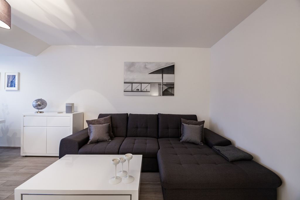 Miete 1 Zimmer Wohnung Köln | Ganze Wohnung | Köln | Hochwertige Wohnung mit Dachterrasse in Köln am Flughafen | Hominext