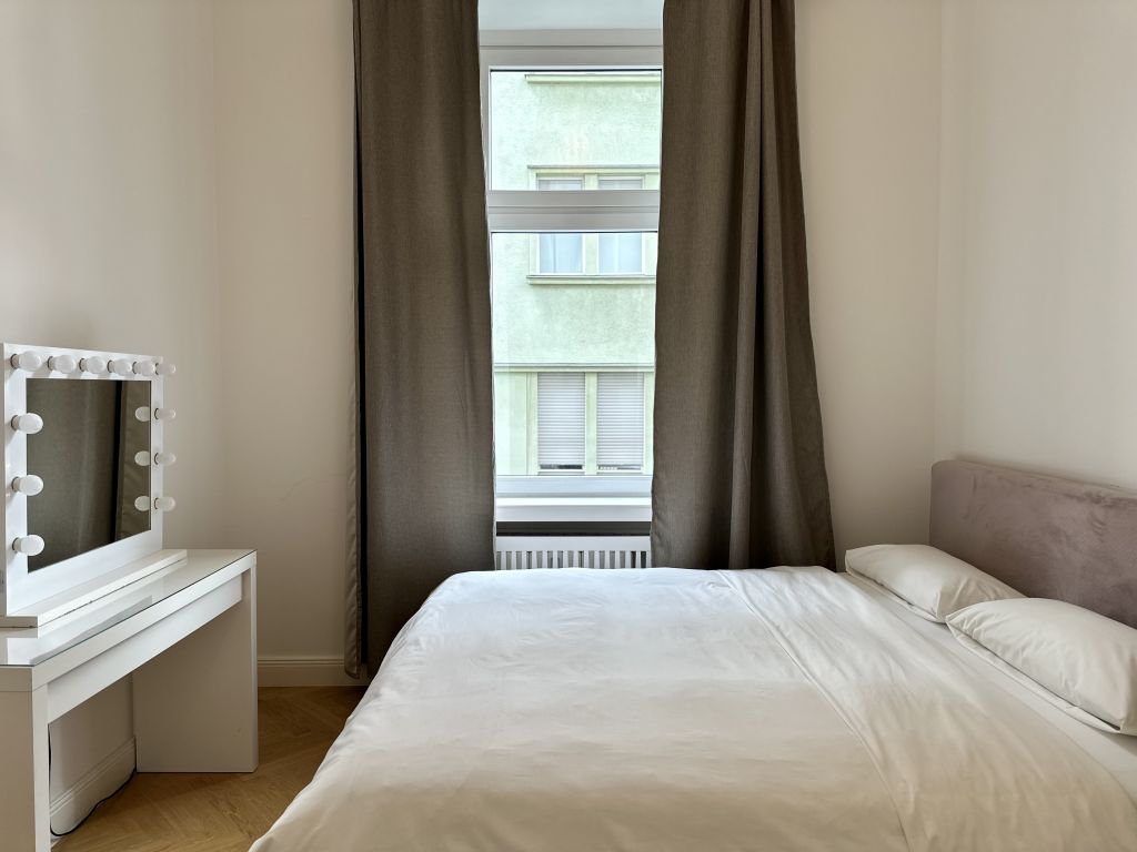 Rent 1 room apartment Berlin | Entire place | Berlin | EXKLUSIVE LAGE - MITTEN IN DER CITY WEST MIT BESTER ANBINDUNG | Hominext