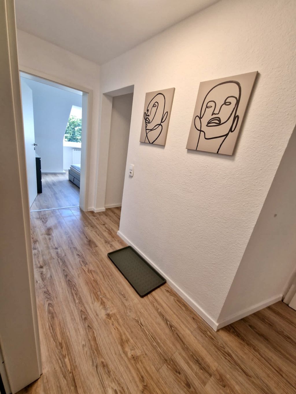 Rent 2 rooms apartment Wuppertal | Entire place | Wuppertal | Bis 4 Pers. 0,3 km zur City von Wuppertal – neuwertige Wohnung | Hominext