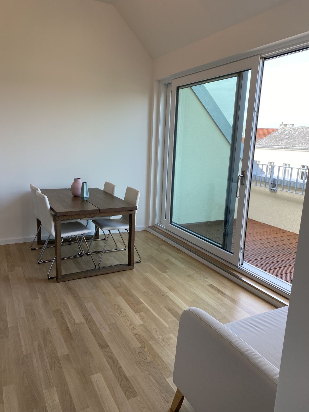 Miete 1 Zimmer Wohnung Berlin | Ganze Wohnung | Berlin | Dachgeschoß Studio im Herzen von Neukölln mit tollem Balkon | Hominext